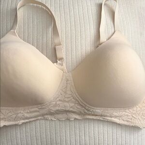 Aerie Cream Lace Detail Bra